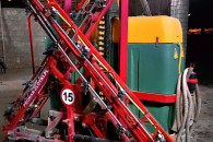 Opryskiwacz zawieszeny